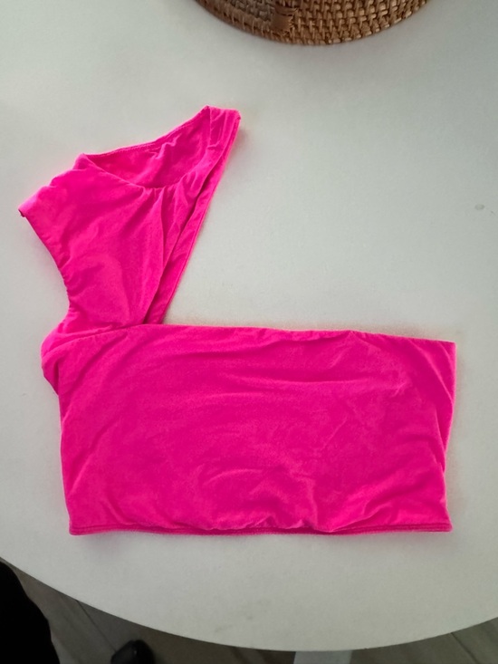 SKIMS Fits Everybody Cut Out Crop Top in Hot Pink 🩷 - Picture 3 of 4